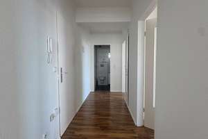 Großzügige 2-Zimmer-ETW mit Skylineblick, BLK, TG-Platz in Frankfurt-Bornheim – 60385 Bornheim, Frankfurt am Main – Vorschaubild 3