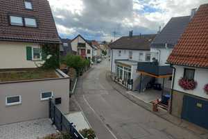 Esslingen Berkheim, frei stehendes, teilrenoviertes  3-Familien-Haus – Dürrbeundstraße 24, 73734 Esslingen (Kreis) – Vorschaubild 1