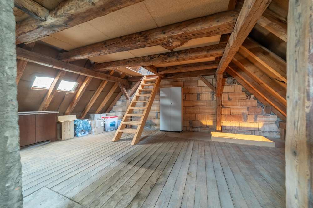 Immobilie in Hüfingen - Ehem. und teilsaniertes Bauernhaus im Dorfkern von Fürstenberg mit großem Ökonomieteil und Garagen - Bild 6