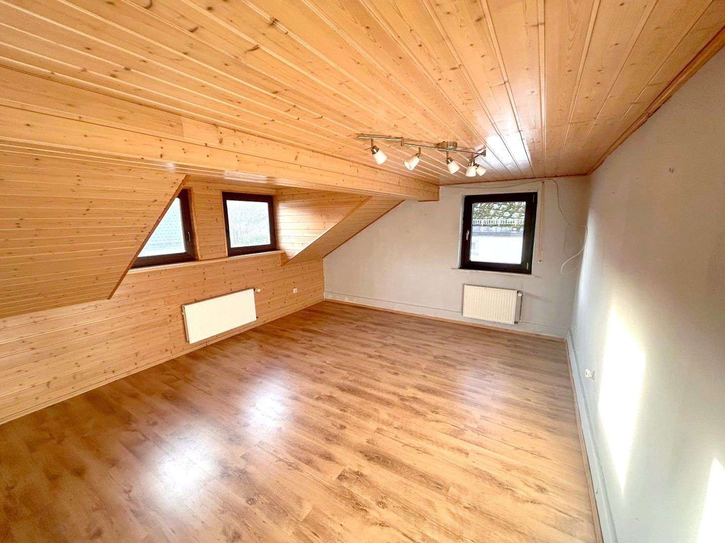 Immobilie in Elkenroth - Freistehende Familienidylle auf großzügigem Grundstück in Elkenroth - Bild 6