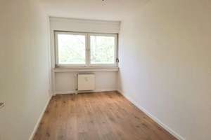 ZEITLOSE ELEGANZ IN RUHIGER LAGE:
Top 4-Zi-ETW seitlich der Biebricher Allee – Die vollständige Adresse der Immobilie erhältst du vom Anbieter., 65187 Biebrich, Wiesbaden – Vorschaubild 9