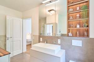 Exklusive 5-Zimmer-Wohnung mit 510 m² Privatgarten am Englischen Garten – Die vollständige Adresse der Immobilie erhältst du vom Anbieter., 80939 Obere Isarau, München – Vorschaubild 9