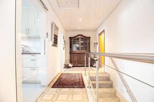 Winkelbungalow Delkenheim: 130 m² Wohnfl + voll ausgebauter Keller – bis ~190 m² fürs Wohnen nutzbar – Die vollständige Adresse der Immobilie erhältst du vom Anbieter., 65205 Delkenheim, Wiesbaden – Vorschaubild 10