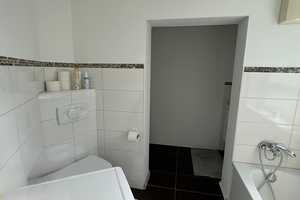 Schöne , renovierte 3-Zimmer-Wohnung mit gehobener Innenausstattung in Remscheid – Hindenburgstraße 101, 42853 Remscheid – Vorschaubild 4