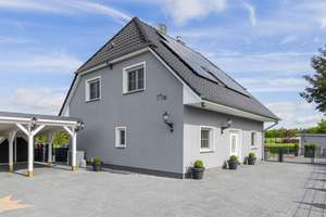 A+ Energieeffizienz, Luftwärmepumpe, Photovoltaik, Einbauküche: Modernes Einfamilienhaus Falkenberg – Die vollständige Adresse der Immobilie erhältst du vom Anbieter., 16259 Falkenberg – Vorschaubild 6