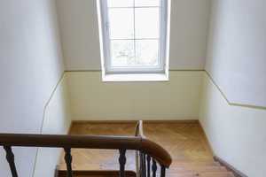 Gepflegte 2-Zimmer-Dachgeschosswohnung mit Einbauküche in Ludwigsvorstadt-Isarvorstadt, München – München – Vorschaubild 4