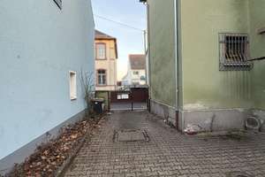 Frankfurt-Sossenheim: Sanierungsbedürftiges Dreifamilienhaus mit vielen Chancen! – Die vollständige Adresse der Immobilie erhältst du vom Anbieter., 65936 Sossenheim, Frankfurt am Main – Vorschaubild 4