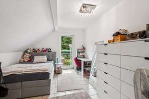 Freistehendes Einfamilienhaus mit Wintergarten, Kamin, Klimaanlage & großem Garten – Lessingweg 20, 47239 Rumeln-Kaldenhausen, Duisburg – Vorschaubild 15