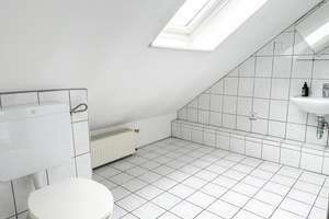 Romantischer Altbau über den Dächern Bochums - 2,5 Zimmer mitten in der Stadt! – Antoniusstraße 12, 44793 Kruppwerke, Bochum – Vorschaubild 9