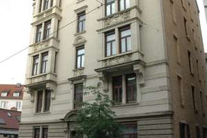 Zentrumsnahe Lage - SANIERTE Altbauwohnung im Jugendstilhaus, 3 Zimmer, Balkon und Einbauküche!