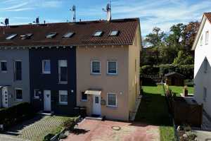 Modernes, sonniges, Reiheneckhaus (BJ 2000) mit großem Garten, Terrasse, 2x Stellplatz – Fürstenfeldbruck (Kreis) – Vorschaubild 25