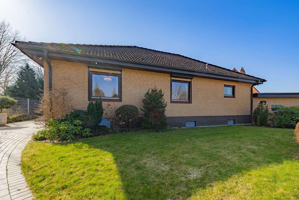 Immobilie in Kronshagen - Wohnen auf einer Ebene- großzügiger Bungalow mit viel Platz für die Familie - Bild 1