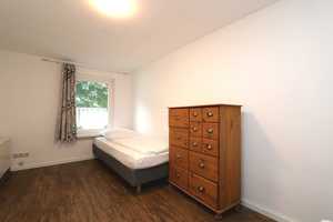 Einziehen und wohlfühlen! Modernisierte DHH mit 4 Zi., ca. 81m² Wfl, Ausbaureserve & Pachteinnahmen – Ostvorpommern (Kreis) – Vorschaubild 12