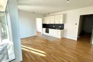 Lichtdurchflutete 2 Zimmerwohnung mit Einbauküche – Am Münchfeld 43, 80999 Untermenzing, München – Vorschaubild 3