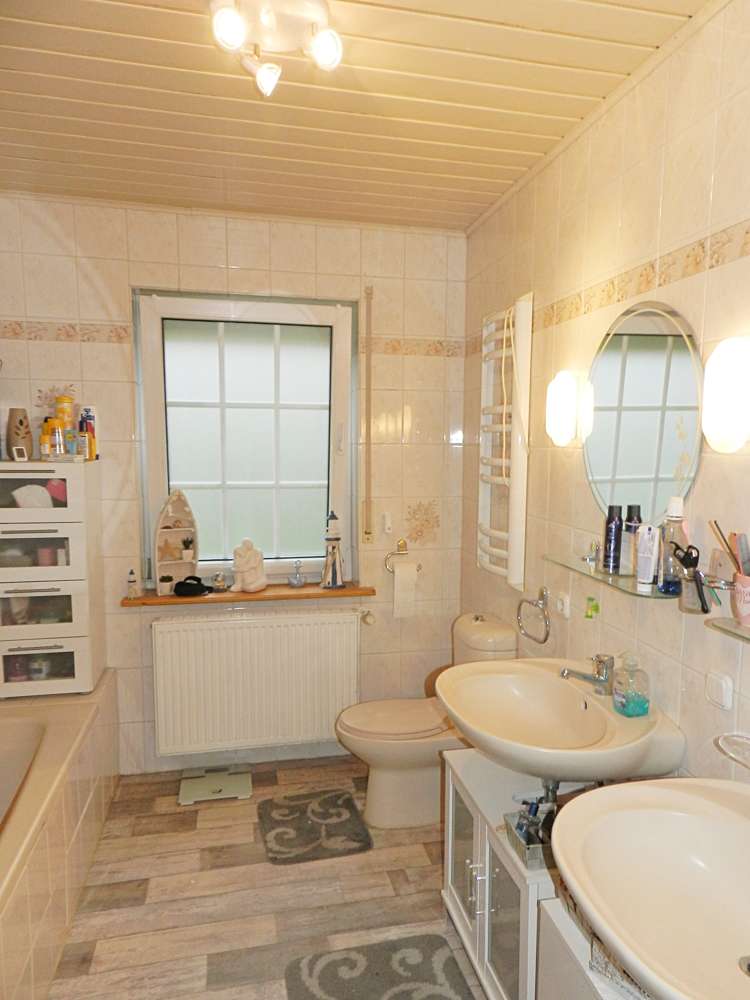 Immobilie in Traben-Trarbach - Traben-Trarbach: Solides Zweifamilienhaus mit Garage in sonniger, hochwasserfreier Ortsrandlage! - Bild 6