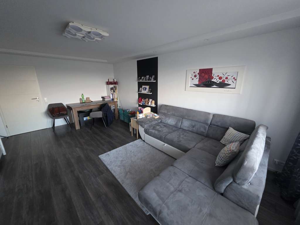 Immobilie in Eberdingen - TOP RENOVIERTE, super geschnittene 2-Zimmer-Wohnung mit einer atemberaubenden Aussicht! - Bild 2