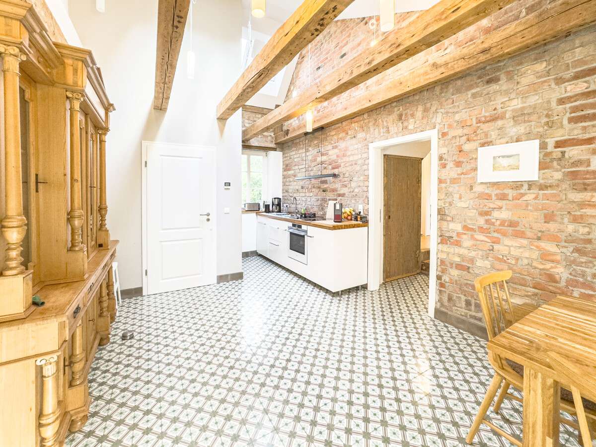 Immobilie in Groß Mohrdorf - Stilvoll & hochwertig saniertes Landhaus mit Wasserblick nähe Stralsund // 2WE // 317m² // PV-Anlage - Bild 25