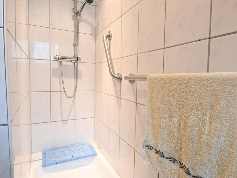 Dusche-Gäste WC