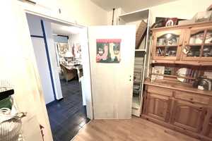 Muss man gesehen haben!
Ansprechendes Haus in begehrtem Umfeld, mit Tiefgaragenplatz und Potential! – Düren (Kreis) – Vorschaubild 16