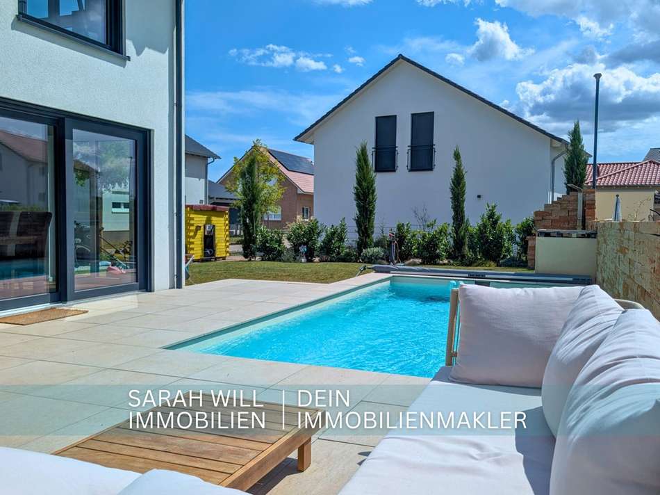 Terrasse mit Pool
