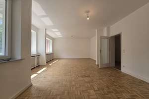 Dreiraum-Flairgnügen mit Balkon ! Grüner wohnen geht kaum – außer Sie ziehen direkt in den Wald.... – Quadenhofstraße 60, 40625 Gerresheim, Düsseldorf – Vorschaubild 3