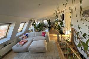 Traumhafte Dachgeschoss-Wohnung über den Dächern Stuttgarts – Die vollständige Adresse der Immobilie erhältst du vom Anbieter., 70197 Hasenberg, Stuttgart – Vorschaubild 1