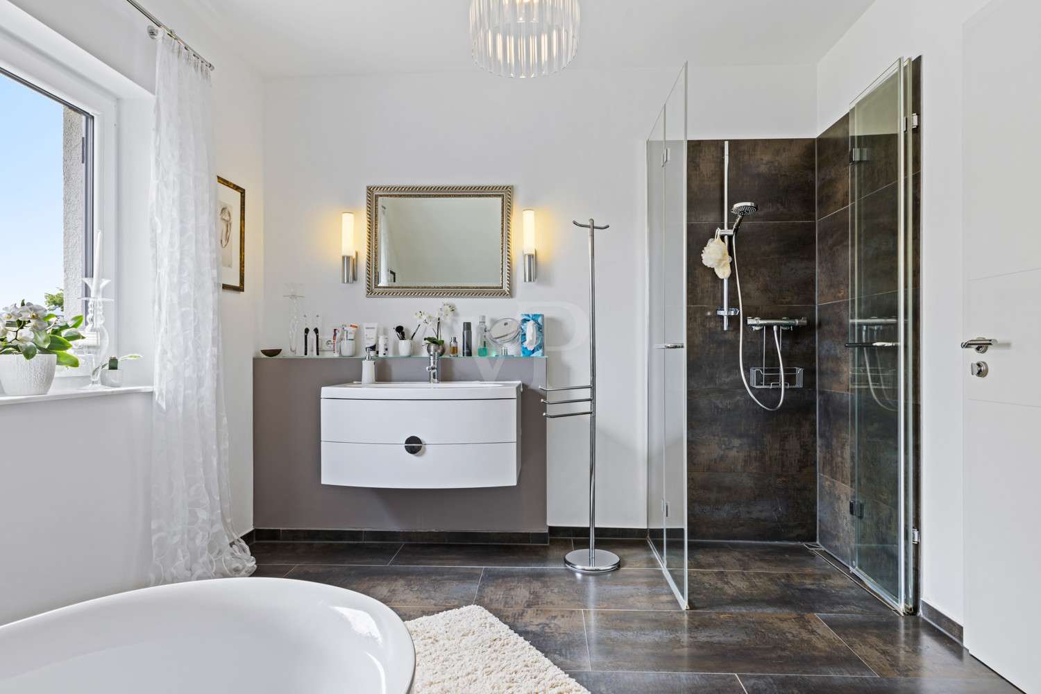 Immobilie in Elmenhorst/Lichtenhagen - 2 km vom Strand entfernt - Moderner, energieeffizienter Wohntraum mit herrlichem Grundstück in gehob - Bild 9