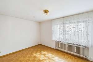 Kapitalanlage mit Lagebonus. 3FH mit Einliegerwohnung, Garage, 2 SP, Garten, Keller – Die vollständige Adresse der Immobilie erhältst du vom Anbieter., 70619 Riedenberg, Stuttgart – Vorschaubild 8