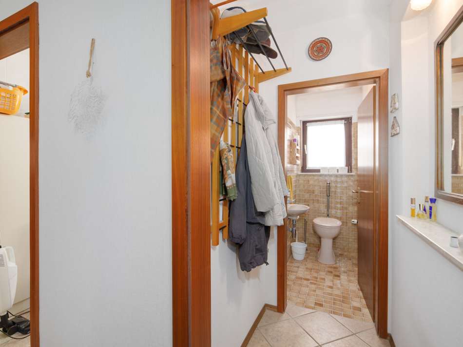 Separates WC und Garderobe EG