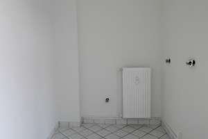 LICHTDURCHFLUTETE WOHNUNG mit Balkon in zentraler Lage von Oberhausen! – Falkensteinstraße 204, 46047 Borbeck, Oberhausen – Vorschaubild 7