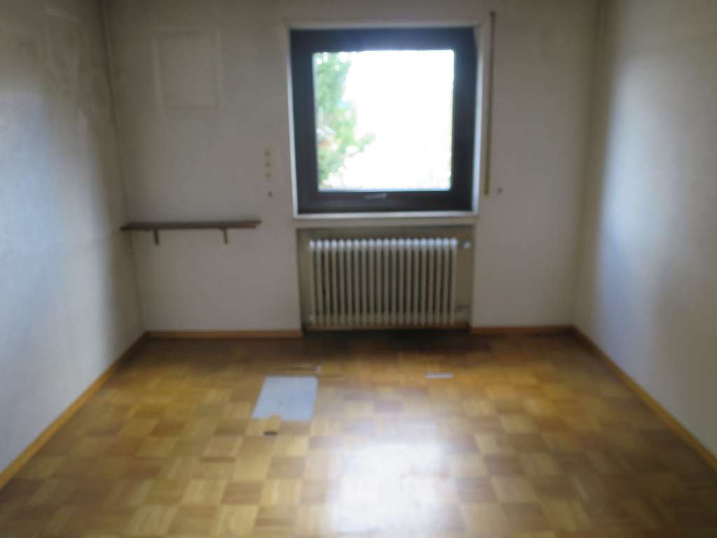 Immobilie in Weinsberg - Großzügige Doppelhaushälfte in verkehrsgünstiger Lage - Bild 2