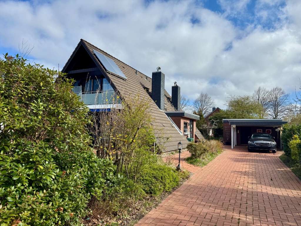 Immobilie in Otterndorf - Charmantes Einfamilienhaus mit besonderem Wohnambiente und großzügigem Grundriss - Bild 0