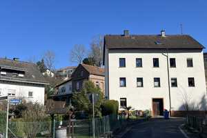 Gepflegte Doppelhaushälfte mit zwei Wohnungen und schönem Gartengrundstück in Weilburg - Ahausen – Limburg-Weilburg (Kreis) – Vorschaubild 3