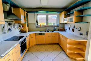 Modernisiertes Einfamilienhaus mit Galerie, Südterrasse, PV-Anlage und Doppelgarage – Die vollständige Adresse der Immobilie erhältst du vom Anbieter., 67459 Böhl-Iggelheim – Vorschaubild 8