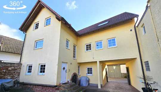Bild von Großes, top-gepflegtes Einfamilienhaus mit Einliegerwohnung und kaum einsehbarem Garten