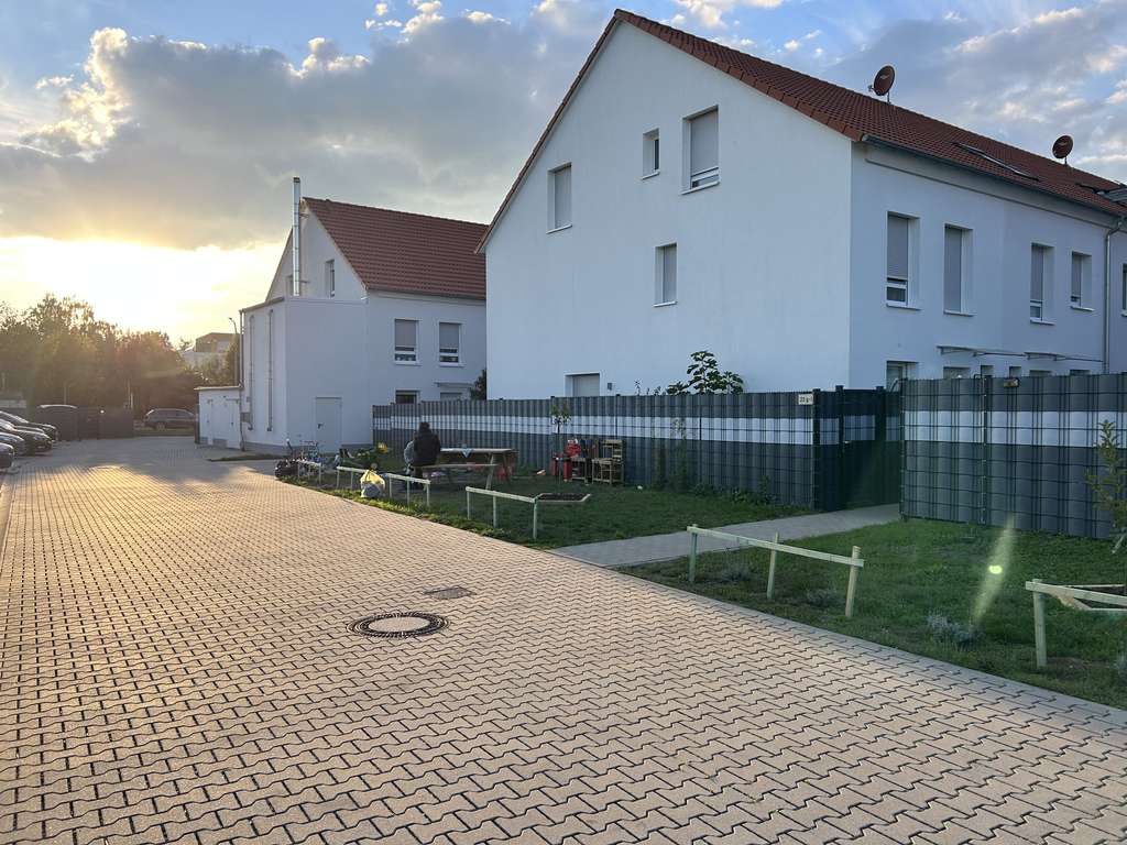 Immobilie in Hochstadt (Pfalz) - Neuwertiges, grußzügiges RH mit gehobener Ausstattung!! - Bild 2