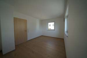 schönes zentrumsnahes Einfamilienhaus mit viel Platz und Dachterrasse in Geisenhausen – 84144 Geisenhausen – Vorschaubild 14