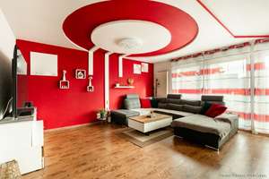 *Preisreduzierung* 
Modernisiertes Einfamilienhaus mit PV-Anlage, 2 Garagen und großem Garten – Hermann-C.-Starck-Straße 7, 79725 Laufenburg (Baden) – Vorschaubild 2