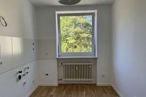 Grüner Wohnen in München: 2-Zimmer-Wohnung mit Loggia – Rathenaustraße 132, 80937 Am Hart, München – Vorschaubild 5