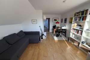 Zwei Zimmer direkt am Südpark Helle Dachgeschosswohnung mit Balkon in 6 Parteien-Haus – Breitbrunner Str. 24, 81379 Am Waldfriedhof, München – Vorschaubild 3