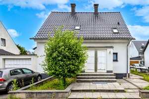 Leverkusen-Küppersteg: Freistehendes und modernisiertes 1- bis 2-Familienhaus sucht neue Bewohner! – Leverkusen – Vorschaubild 1