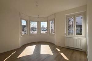 ***Frisch sanierte 3-Zi.-Wohnung mit EBK***
