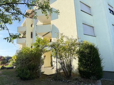 Großzügig, hell, frisch gestrichene 4,5-Zimmer EG Wohnung