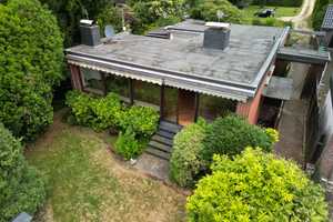 Freistehendes Einfamilienhaus im Grünen mit großem Garten und viel Potential