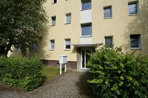 Ahlem: 2 Wohnungen mit separaten Grundbüchern, 2 Balkonen und Sanierungsbedarf