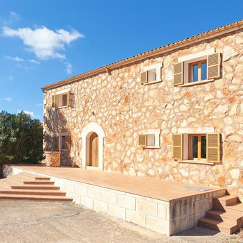 Naturstein finca mit großem Pool, Panoramablick und viel Privatsphäre zwischen Campos und Felanitx