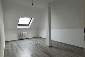 Frisch sanierte Dachgeschosswohnung mit Aufzug – Martin-Luther-Str. 5, 42285 Barmen, Wuppertal – Vorschaubild 4