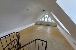 Geschmackvolle, gepflegte 2,5-Zimmer-Maisonette-Wohnung mit Balkon und Einbauküche in Hannover – Greifswalder Straße 3, 30629 Hannover – Vorschaubild 3