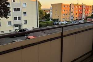 Gepflegte Zwei Zimmer Wohnung mit Einbauküche zu vermieten