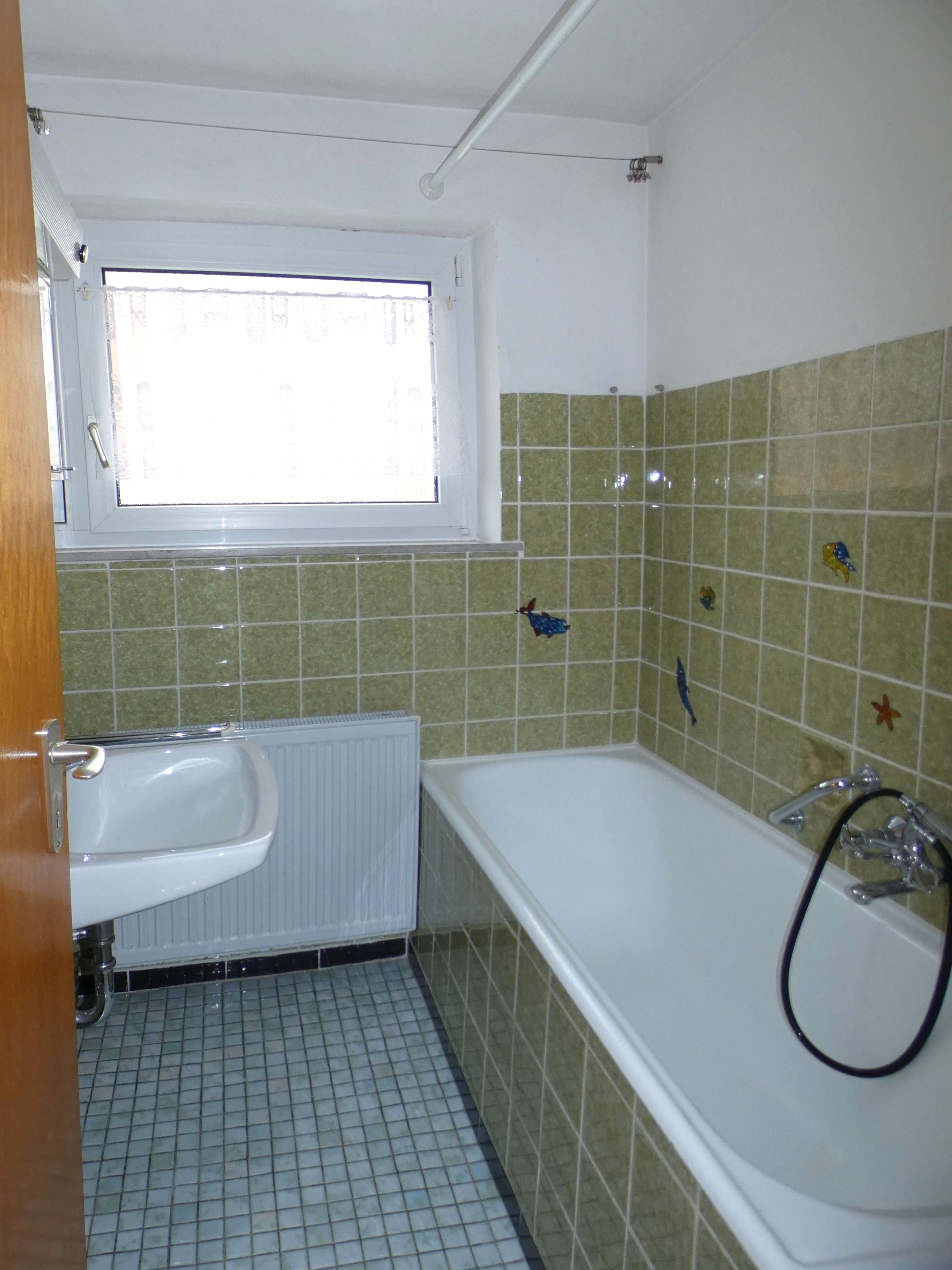 Immobilie in Asselfingen - CHARMANT & RUHIG GELEGEN: Zweifamilienhaus mit Garage und schönem Garten in Asselfingen zu verkaufen - Bild 10